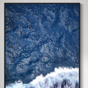 muru muru tra due isole cornice stampa incorniciata di onde viste dall'alto di un traghetto si infrangono sull'azzurro del mare mediterraneo