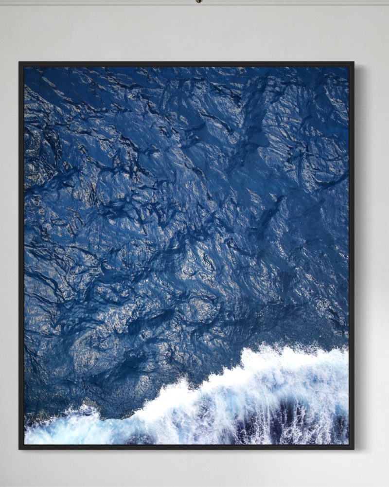 muru muru tra due isole cornice stampa incorniciata di onde viste dall'alto di un traghetto si infrangono sull'azzurro del mare mediterraneo